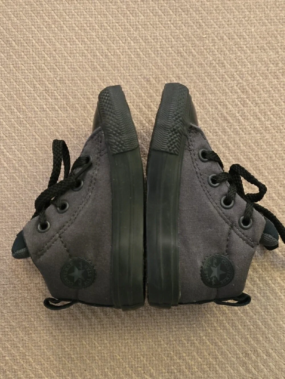 Converse Kids' Chuck Taylor All Star Street Mid Shoes Size 5
